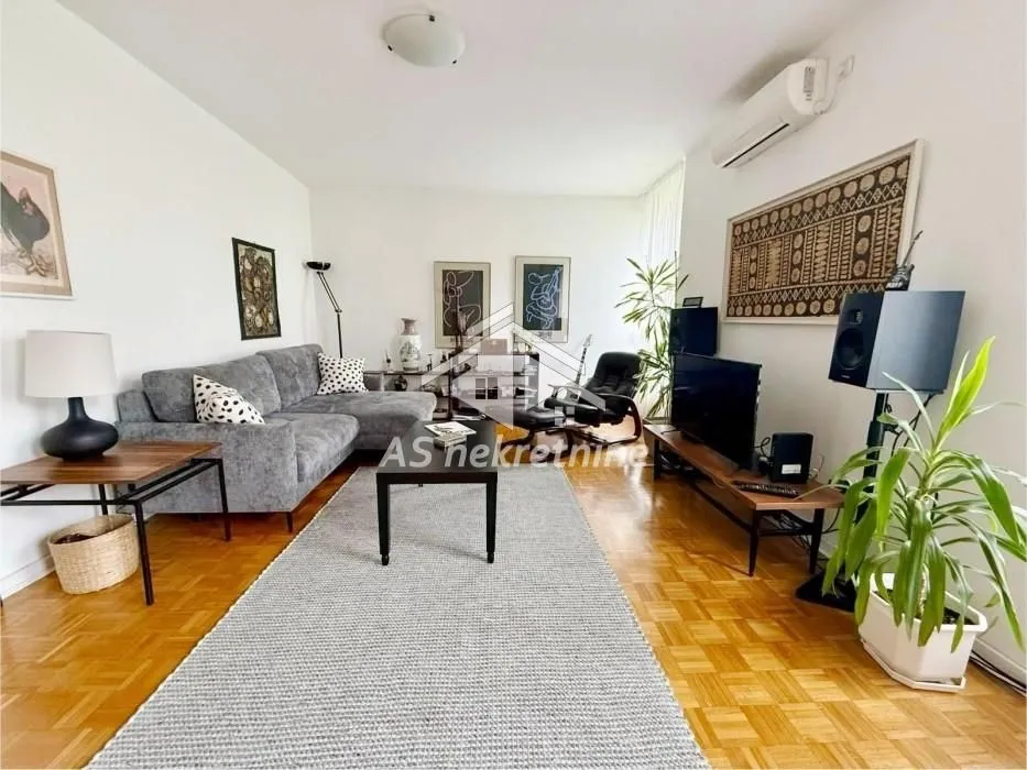 Rent, two bedroom apartment, 54m², Vračar Sve Podlokacije, Beograd