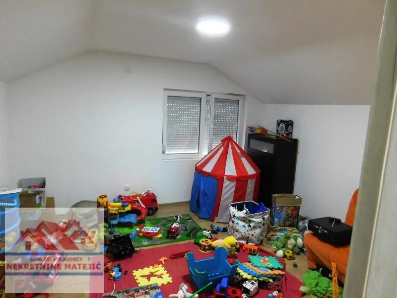 Prodaja, kuća, 160m², Grošnica, Kragujevac