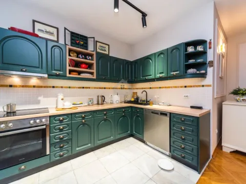 Izdavanje, trosoban stan, 145m², Preko Morače, Podgorica - image 6