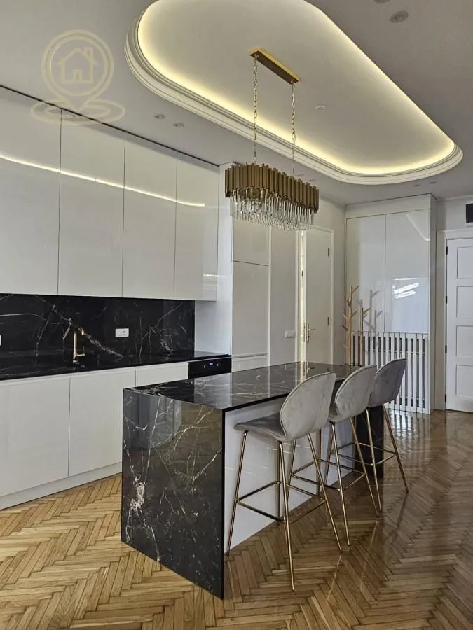 Izdavanje, trosoban stan, 107m², Tašmajdan, Palilula Sve Podlokacije