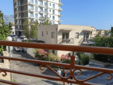 Sale, one bedroom apartment, 52m², Bečići, Budva - image 2