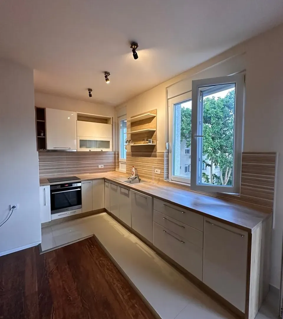 Prodaja, jednosoban stan, 70m², Centar, Podgorica