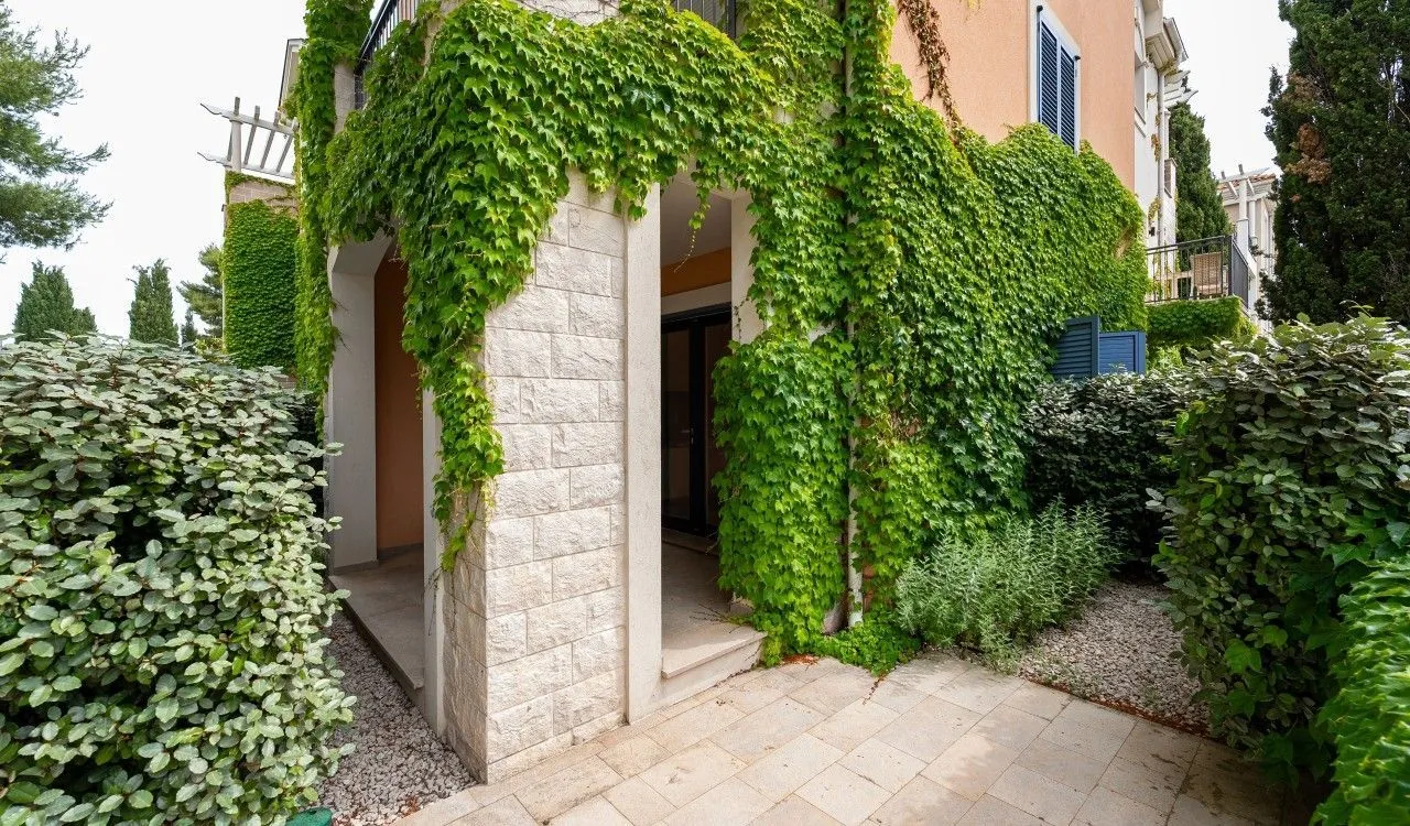 Prodaja, jednosoban stan, 56m², Luštica Bay, Tivat