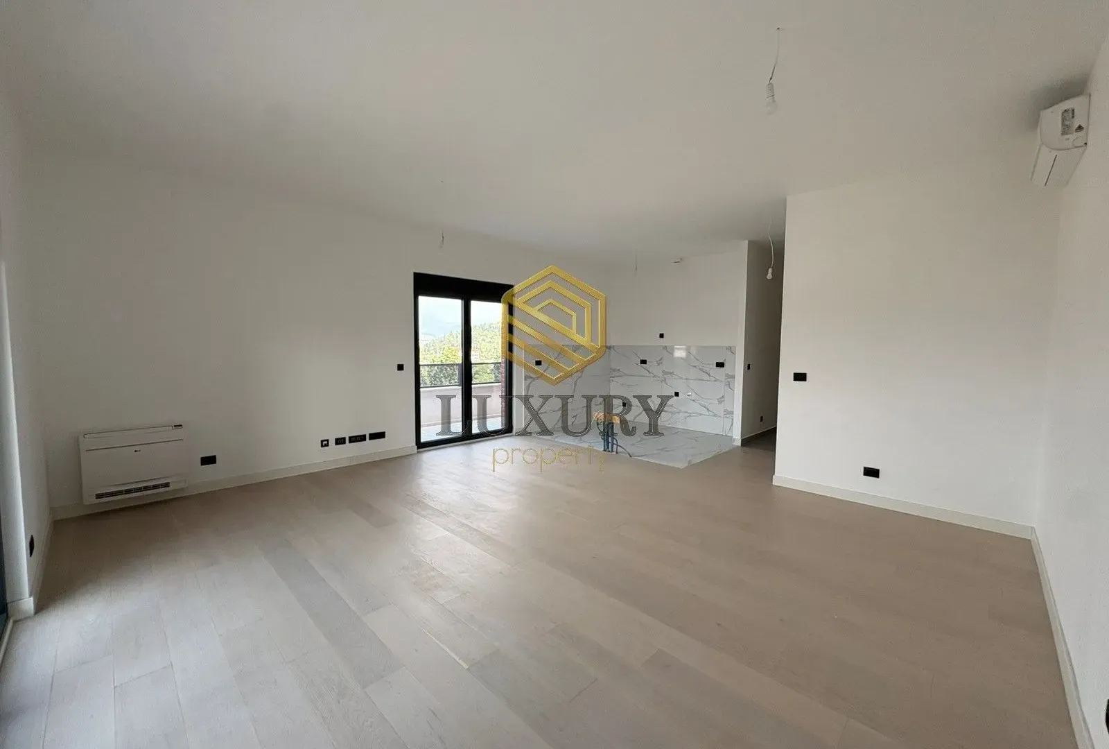 Prodaja, dvosoban stan, 118m², Preko Morače, Podgorica