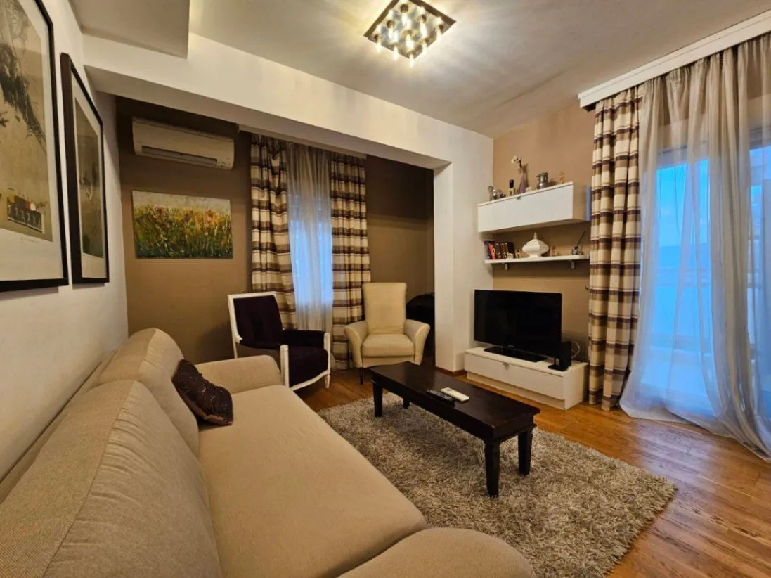 Izdavanje, dvosoban stan, 72m², City Kvart, Podgorica