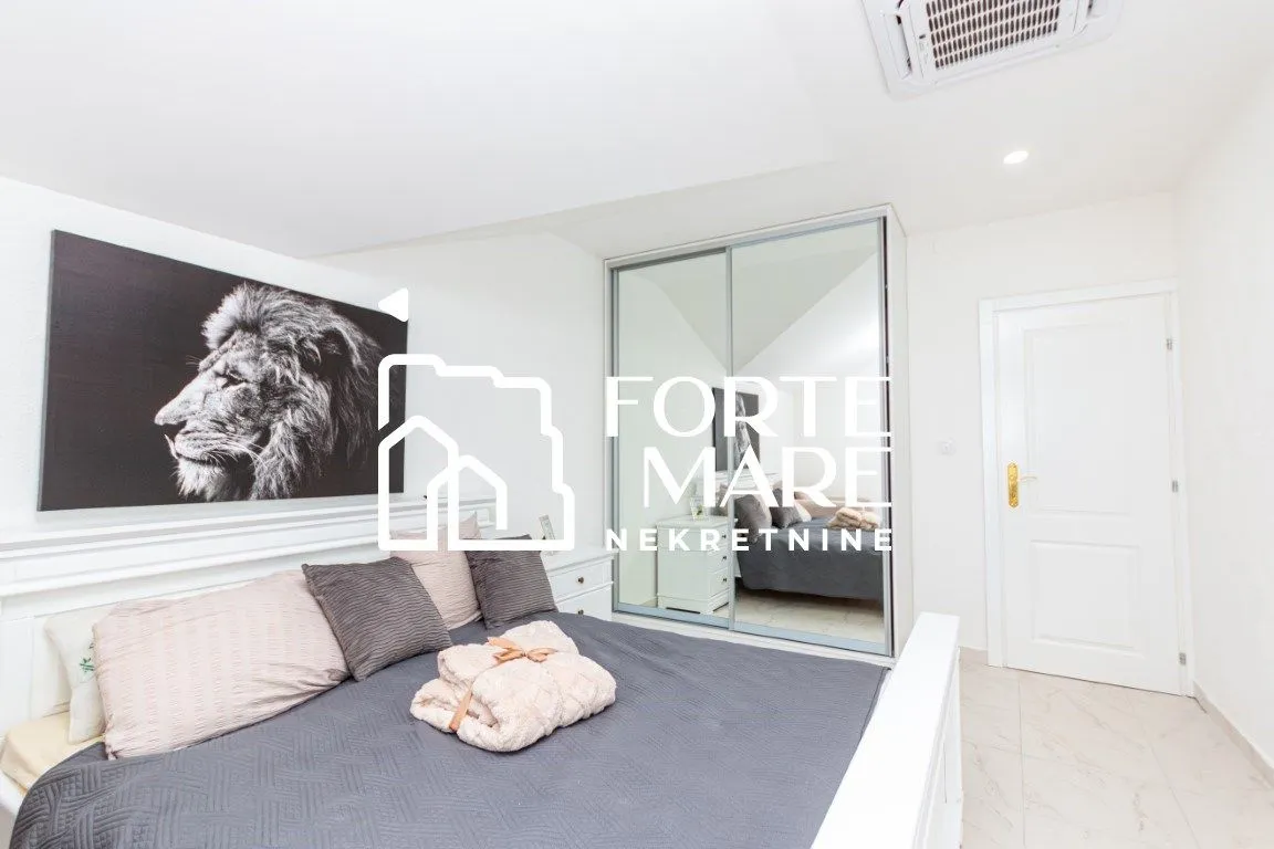 Prodaja, dvosoban stan, 98m², Igalo, Herceg Novi
