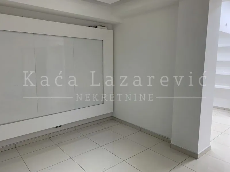 Rent, office space, 170m², Karaburma, Palilula Sve Podlokacije
