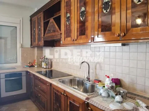 Izdavanje, četvorosoban stan, 140m², Savski Venac, Beograd - image 6