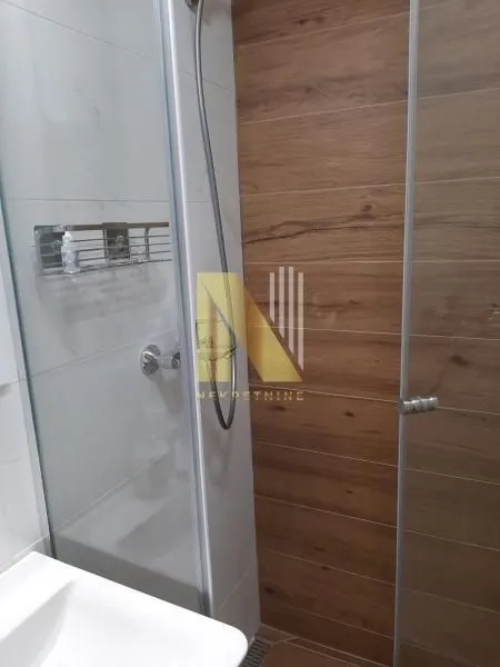 Izdavanje, dvosoban stan, 47m², Grbavica, Novi Sad Sve Podlokacije