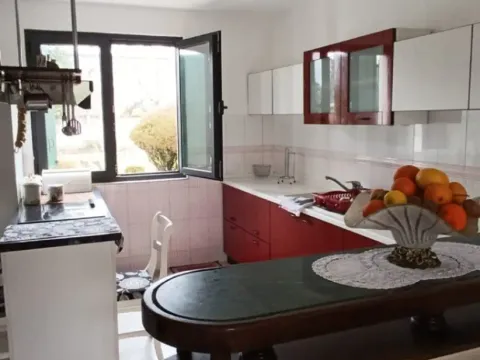 Izdavanje, kuća, 120m², Bar, Crna Gora - image 9