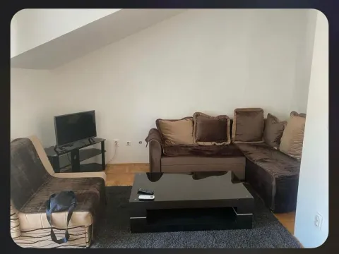 Izdavanje, jednosoban stan, 43m2, Velji Vinogradi, Budva