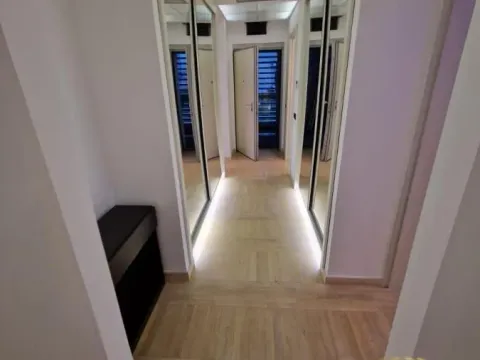 Izdavanje, trosoban stan, 148m², Savski Venac, Beograd - image 8