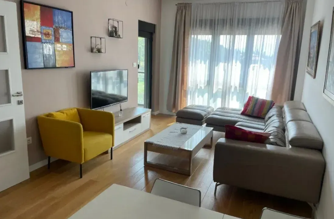 Izdavanje, jednosoban stan, 47m², Centar, Podgorica