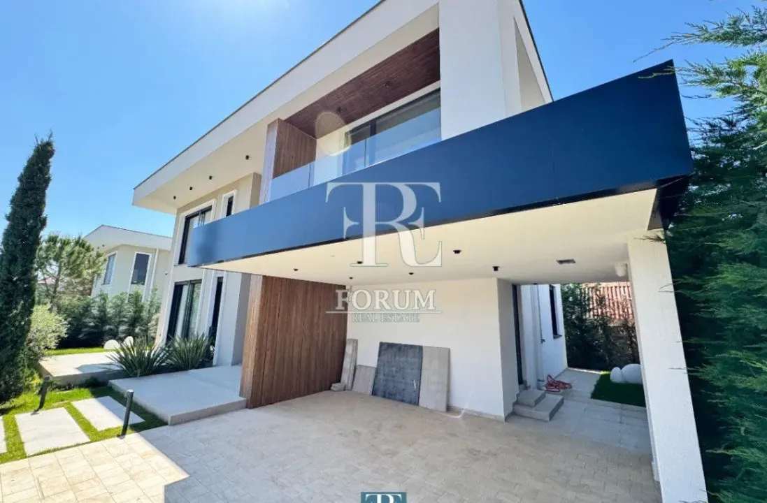 Izdavanje, kuća, 230m², Gornja Gorica, Podgorica