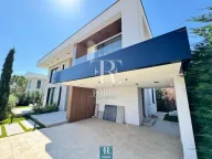 Izdavanje, kuća, 230m², Gornja Gorica, Podgorica - image 1