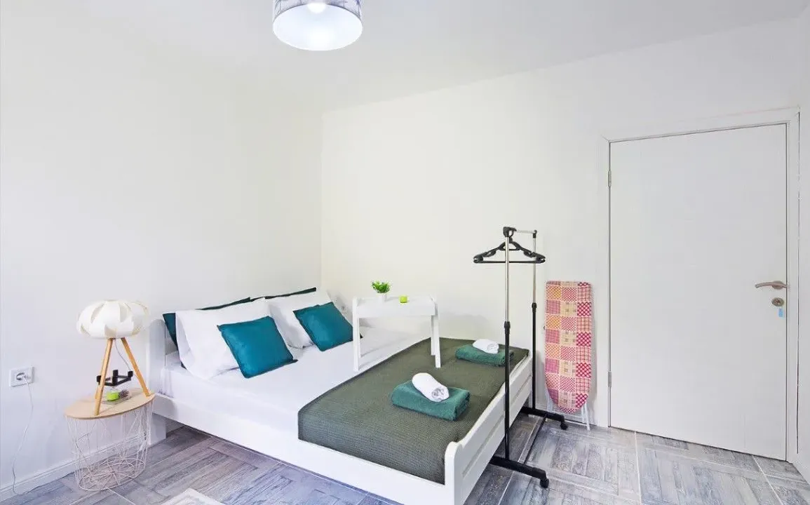 Izdavanje, garsonjera, 25m², Radanovići, Kotor