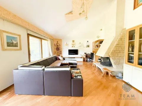 Sale, three bedroom apartment, 136m², Centar, Podgorica