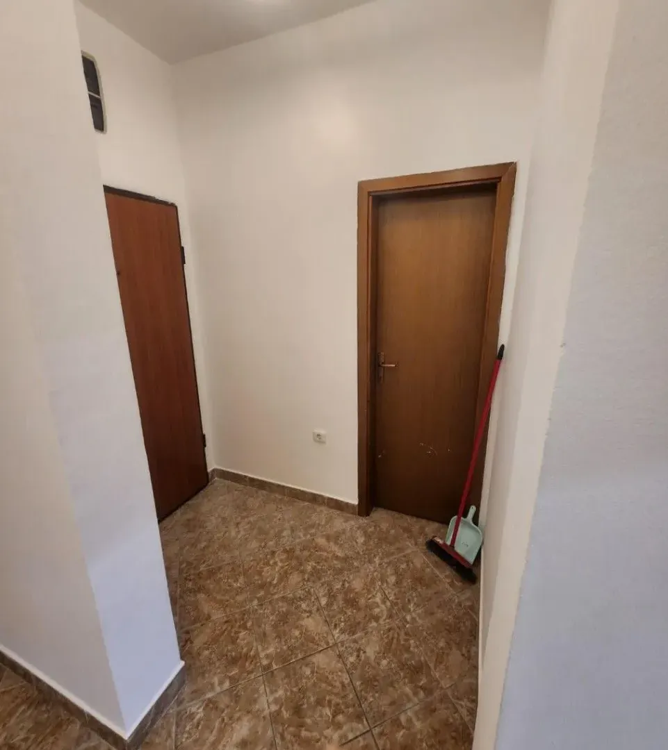 Rent, office space, 53m², Malo Brdo, Podgorica