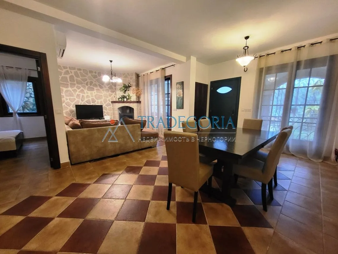 Prodaja, trosoban stan, 126m², Koštanjica, Bar