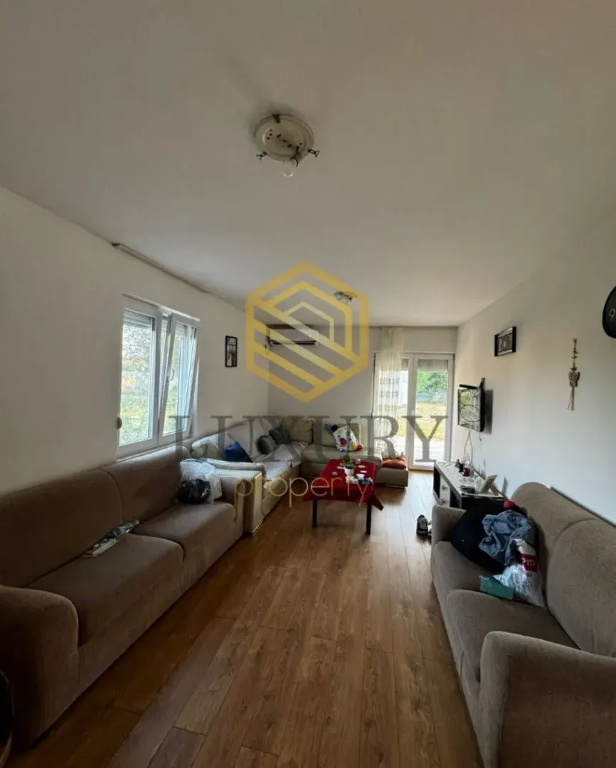 Izdavanje, kuća, 100m², Beri, Podgorica