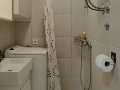 Izdavanje, jednosoban stan, 27m², Pobrežje, Podgorica - image 7