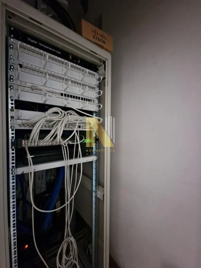 Rent, office space, 550m², Adamovićevo Naselje, Novi Sad Sve Podlokacije