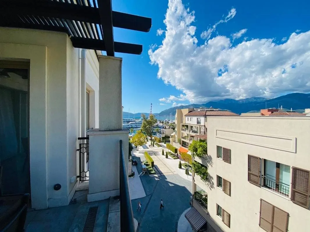 Sale, one bedroom apartment, 76m², Porto Montenegro, Tivat