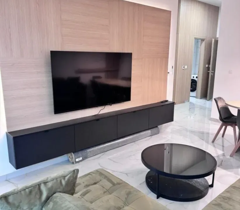 Izdavanje, dvosoban stan, 70m², Lastva Grbaljska, Kotor