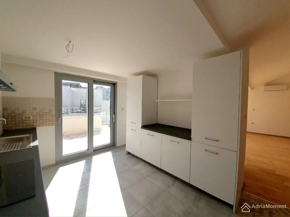 Sale, three bedroom apartment, 171m², Petrovac, Budva