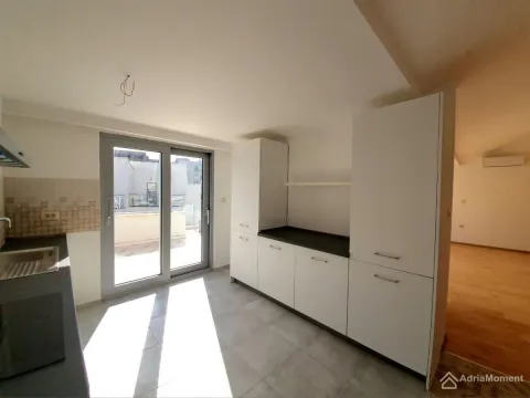 Prodaja, trosoban stan, 171m², Petrovac, Budva - image 4