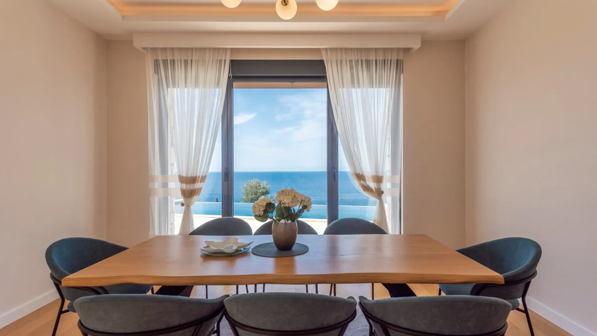 Sale, house, 256m², Reževići, Budva