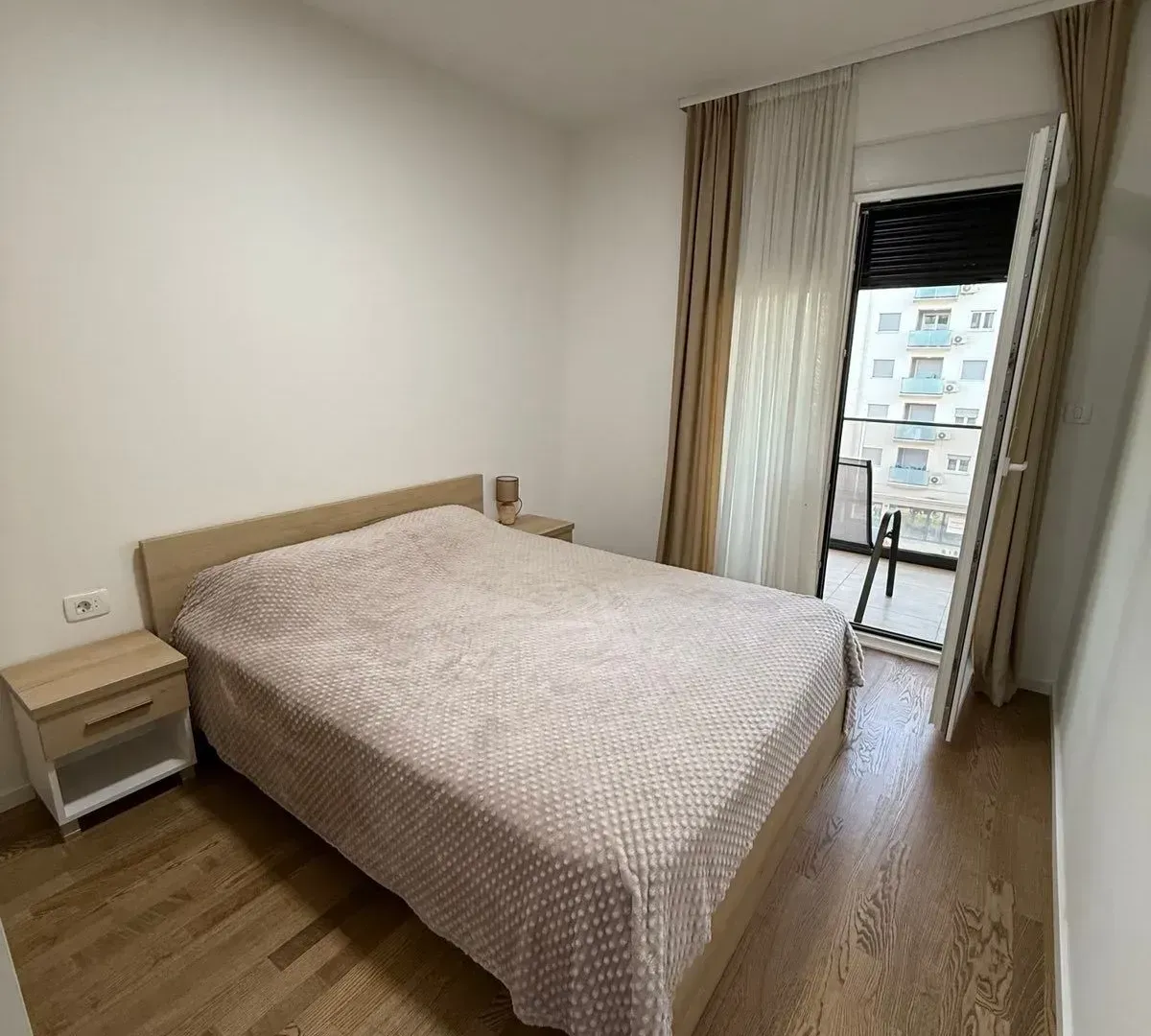 Rent, one bedroom apartment, 45m², Pobrežje, Podgorica