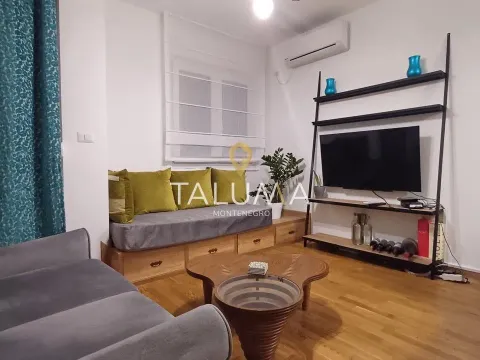 Izdavanje, jednosoban stan, 52m², City Kvart, Podgorica - image 1