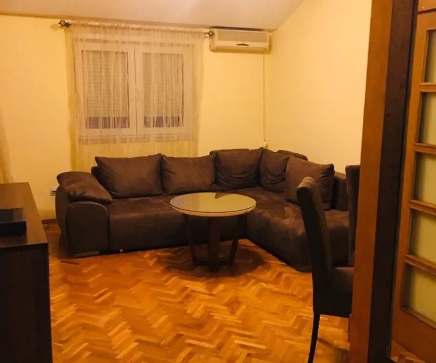 Izdavanje, jednosoban stan, 48m², Stari Aerodrom, Podgorica