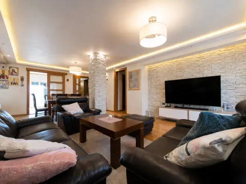 Rent, three bedroom apartment, 106m², Kod Big Fashion-a, Podgorica - image 2