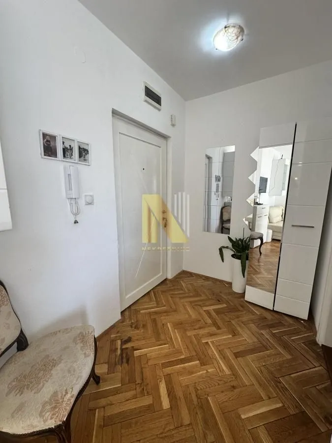 Prodaja, garsonjera, 23m², Bulevar Oslobodjenja, Novi Sad Sve Podlokacije