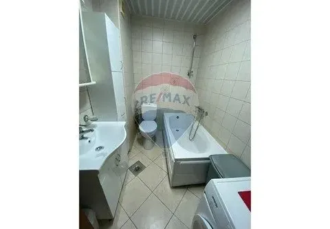 Izdavanje, stan, 54m², Centar, Bar - image 7