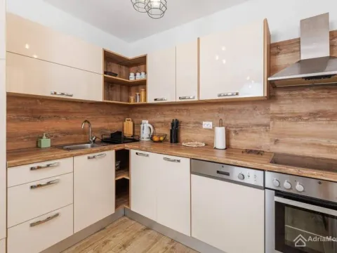 Prodaja, kuća, 130m², Utjeha, Bar - image 4