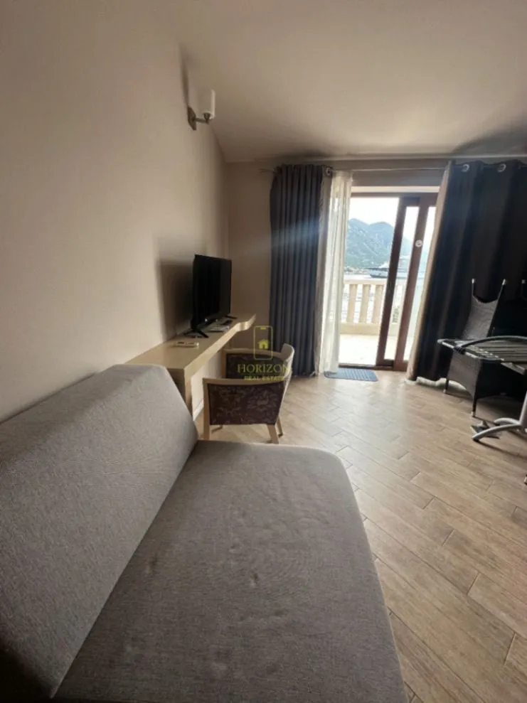 Rent, hospitality venue, 500m², Dobrota, Kotor