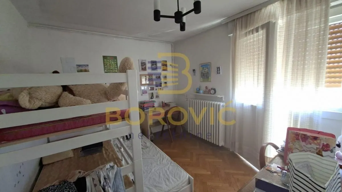 Prodaja, trosoban stan, 77m², Čubura, Beograd