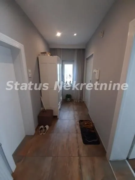 Prodaja, kuća, 157m², Salajka, Novi Sad Sve Podlokacije