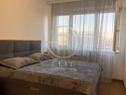 Izdavanje, stan, 42m², Bulevar Evrope, Novi Sad Sve Podlokacije - image 17