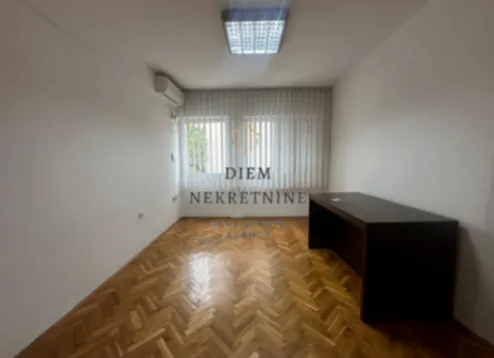 Izdavanje, jednosoban stan, 33m², Centar, Podgorica