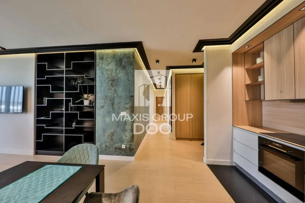 Izdavanje, četvorosoban stan, 118m², Savski Venac, Beograd