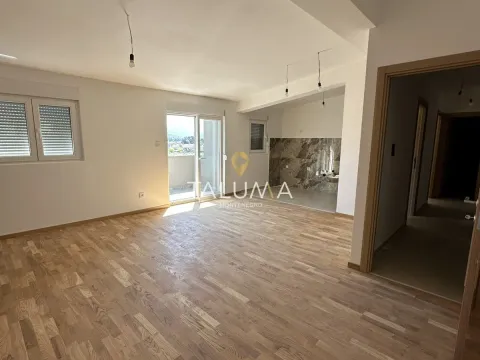 Sale, two bedroom apartment, 84m², Zagorič, Podgorica - image 1