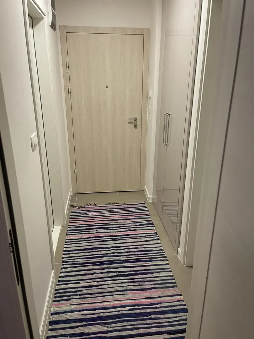 Izdavanje, jednosoban stan, 40m², Pobrežje, Podgorica