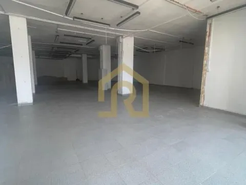 Izdavanje, poslovni prostor, 800m², Mirijevo Sve Podlokacije, Beograd - image 3