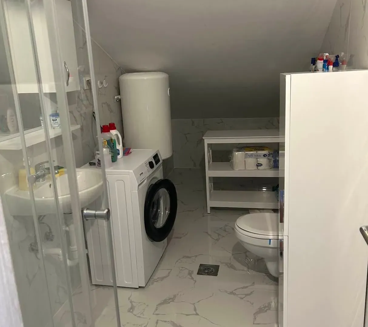 Izdavanje, dvosoban stan, 68m², Đenovići, Herceg Novi