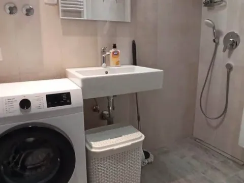 Prodaja, garsonjera, 25m², Centar, Tivat - image 9