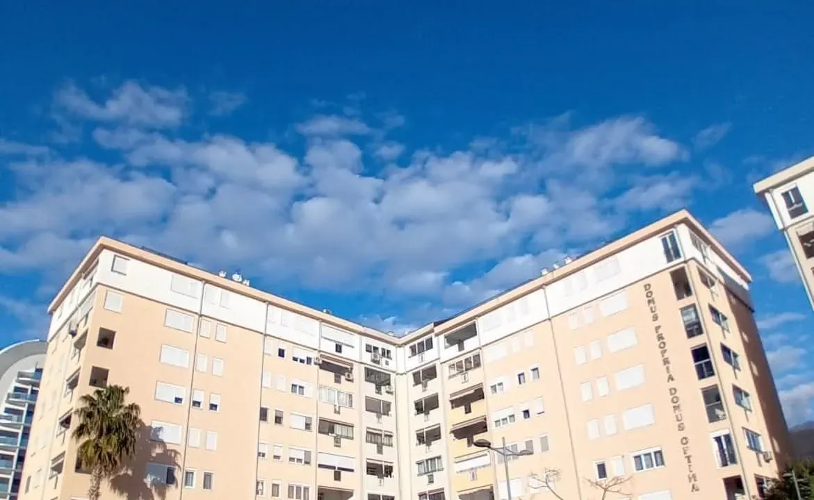 Sale, three bedroom apartment, 100m², Centar, Bar
